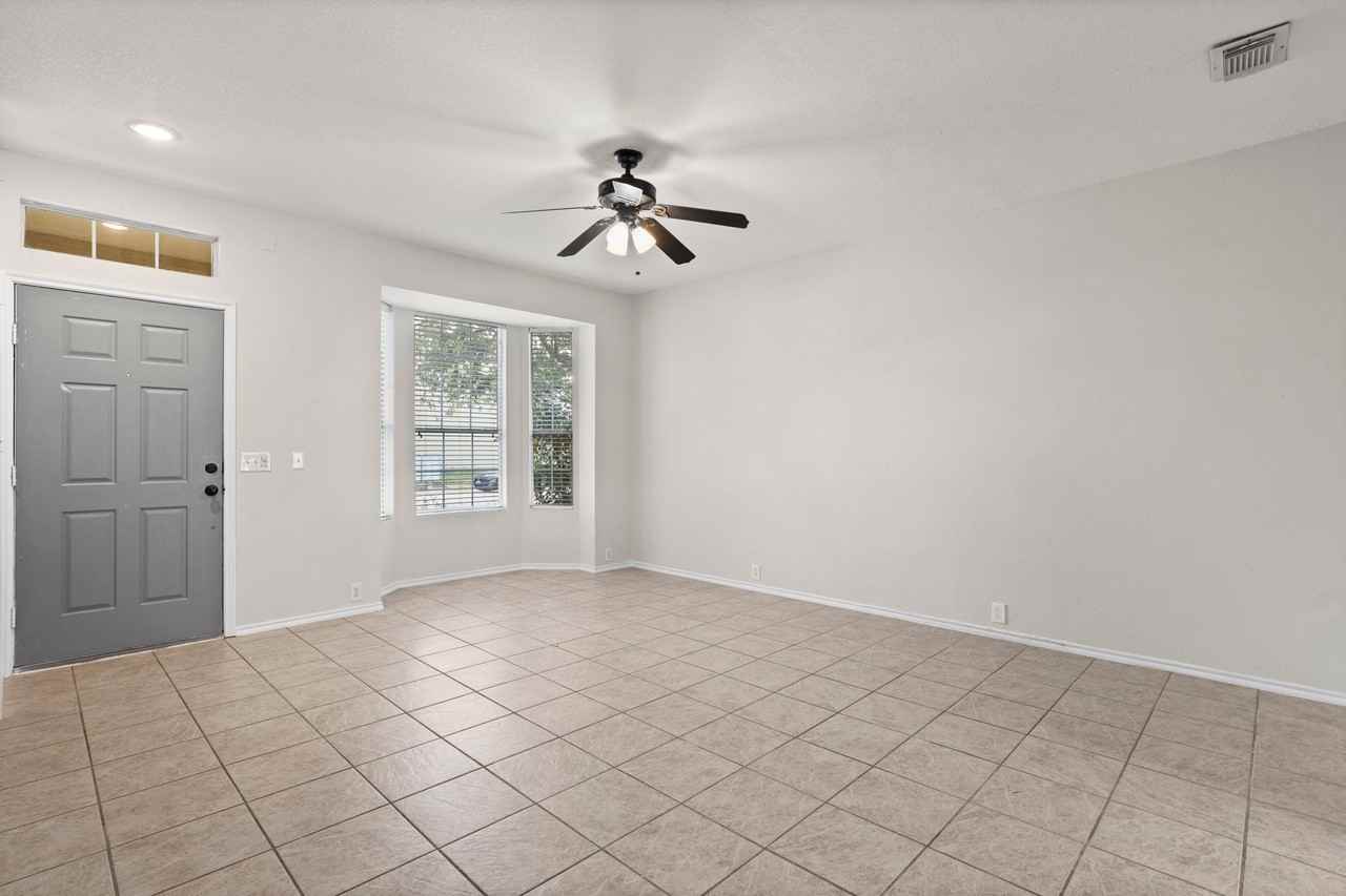 9735 Coyote Creek Dr - Photo 7 of 33