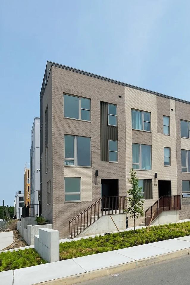 3001 Schirra Lane - Photo 2 of 29