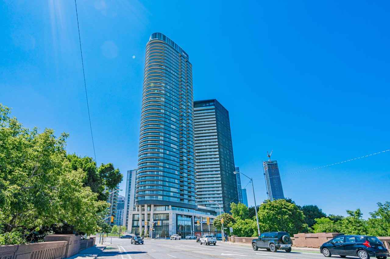 Parliament St & Bloor St E #2124 - Photo 2 of 10