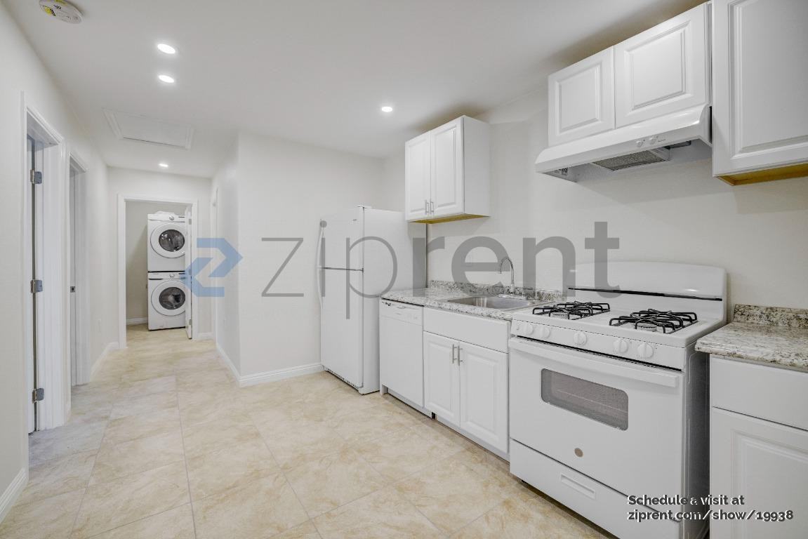 1447 N Mountain Ave #B - Photo 5 of 15