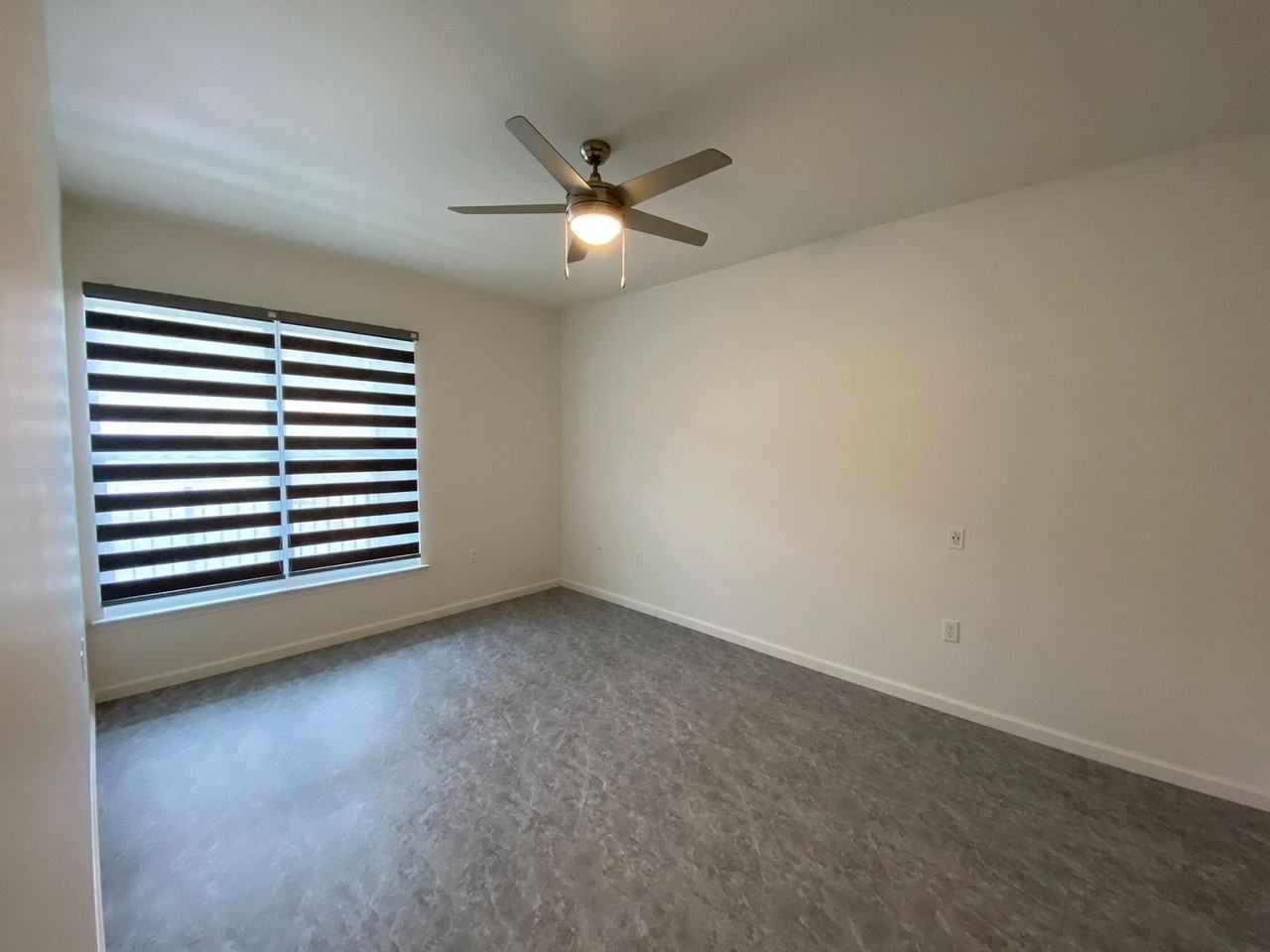 Hampton Astoria - Photo 7 of 23