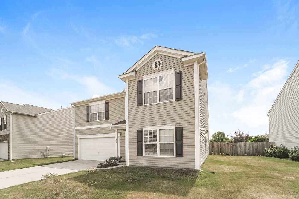 1646 Rustic Arch Way - Photo 4 of 17