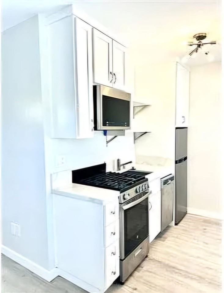 613 S Prairie Avenue - Photo 3 of 5