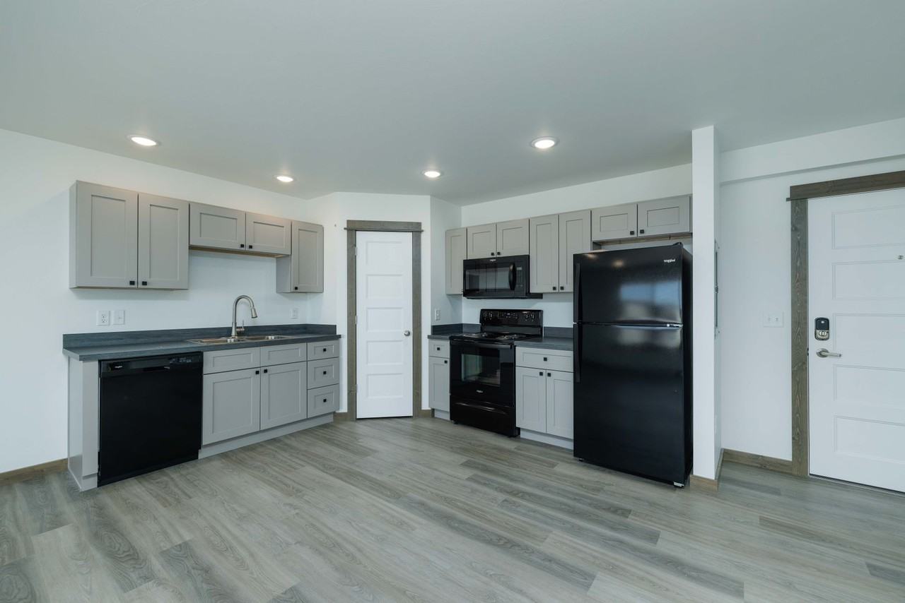 1906 Cruiser Lane - Photo 2 of 10