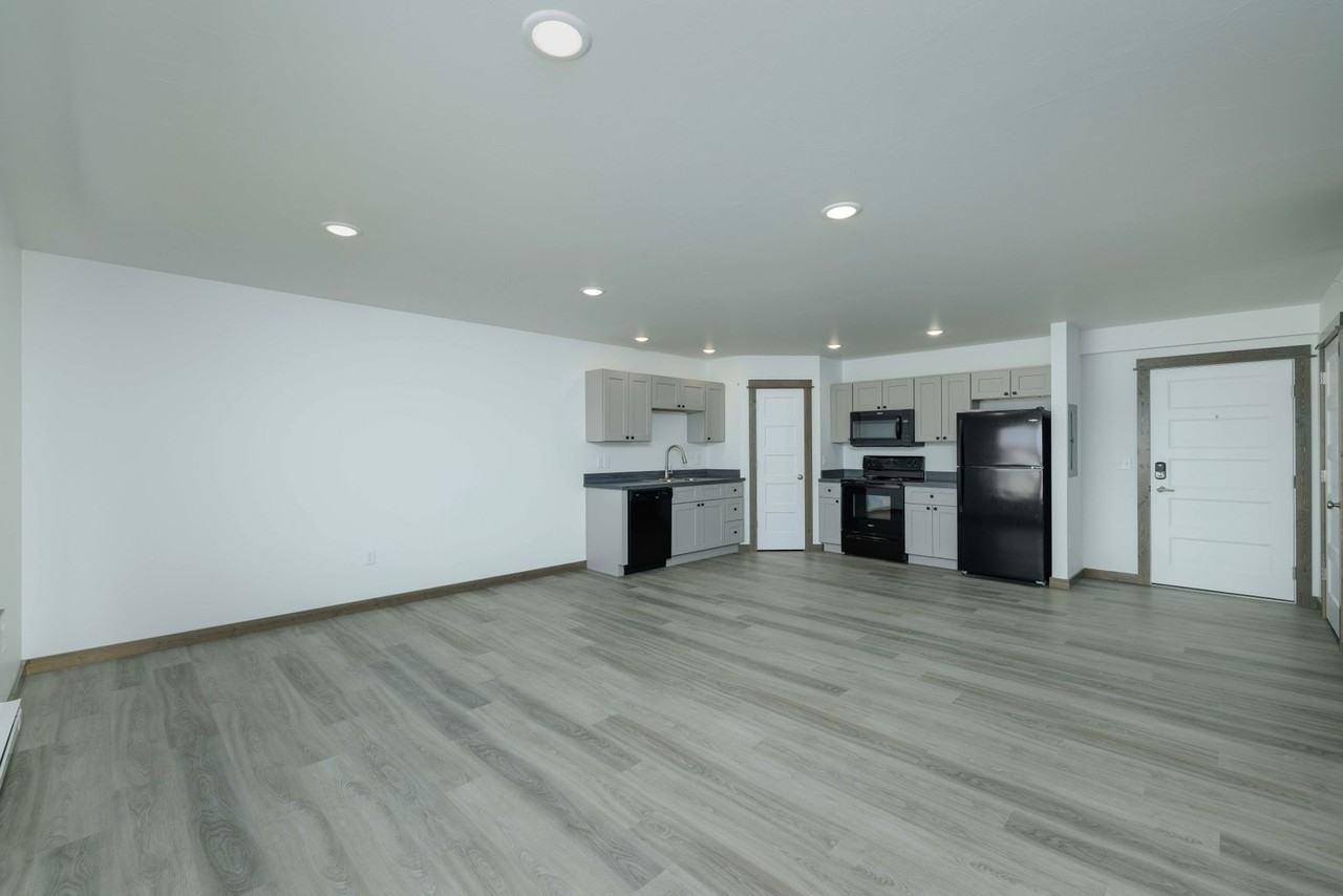 1906 Cruiser Lane - Photo 4 of 10