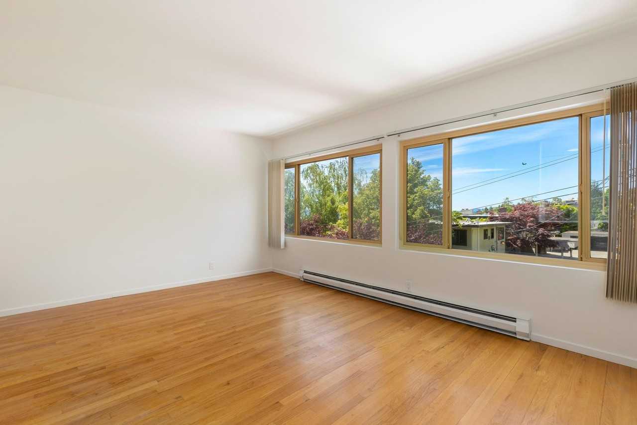 1000 1st Ave W - Photo 2 of 16