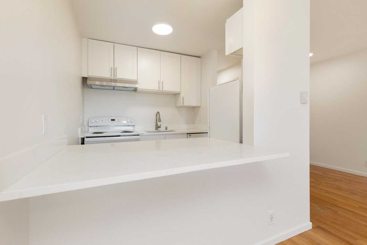 1000 1st Ave W - Photo 3 of 16