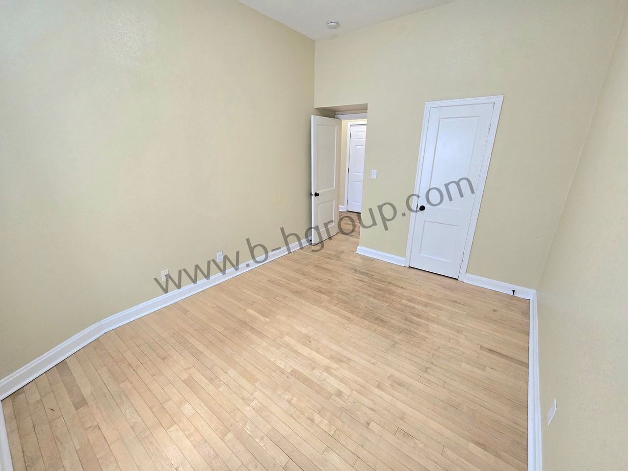 5714 7th Ave - Photo 5 of 16