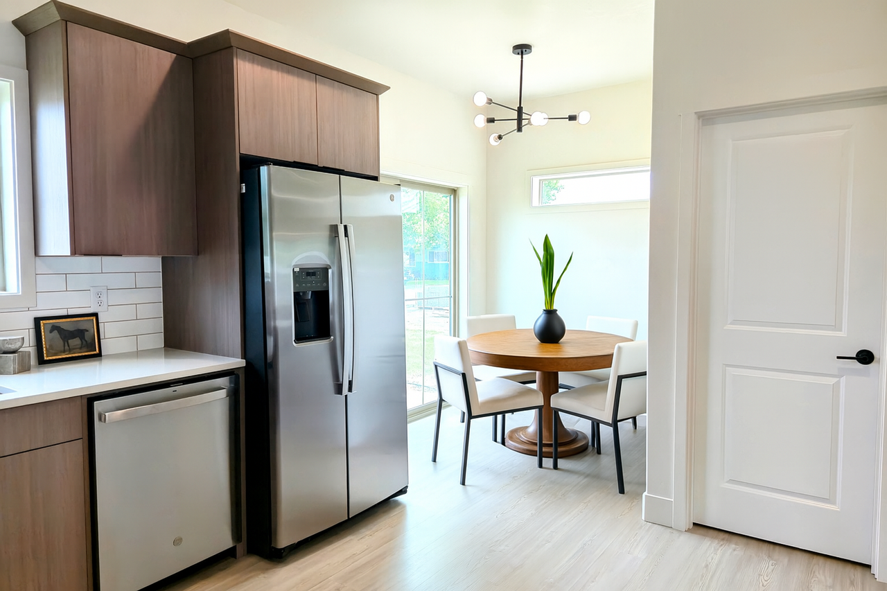 718 N Volland St - Photo 4 of 16