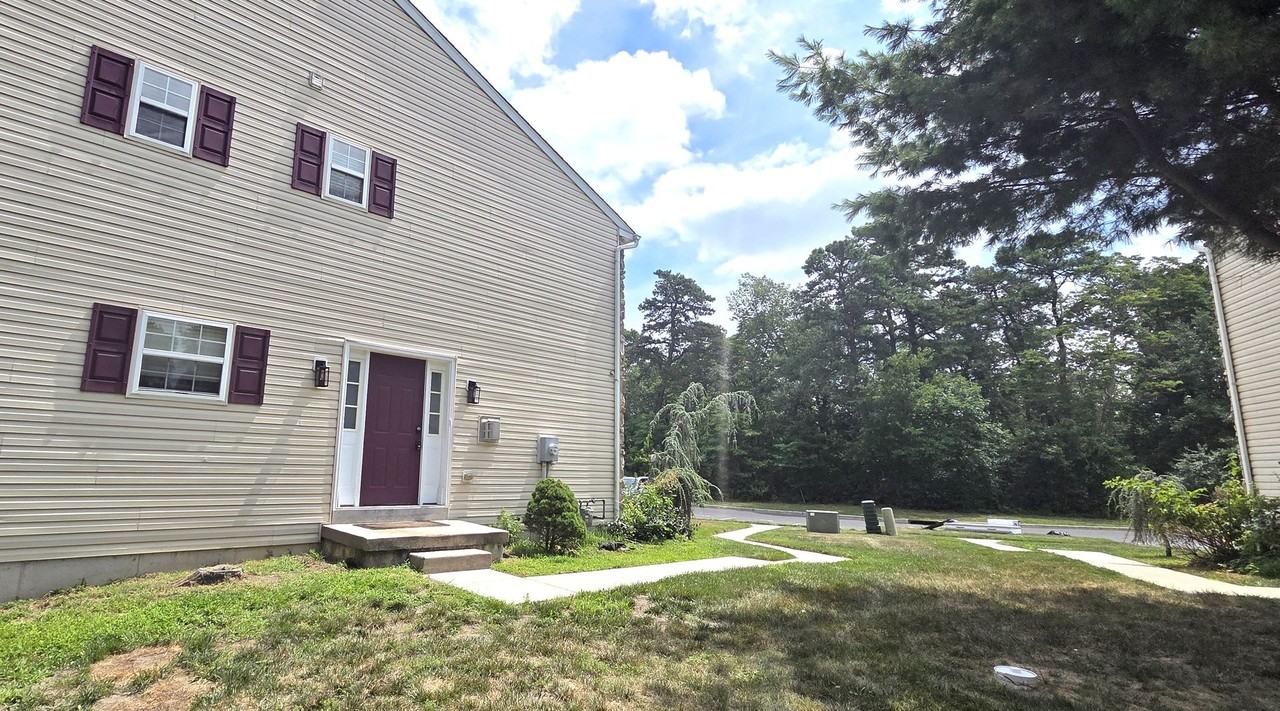 20 Normans Ford Dr - Photo 2 of 34