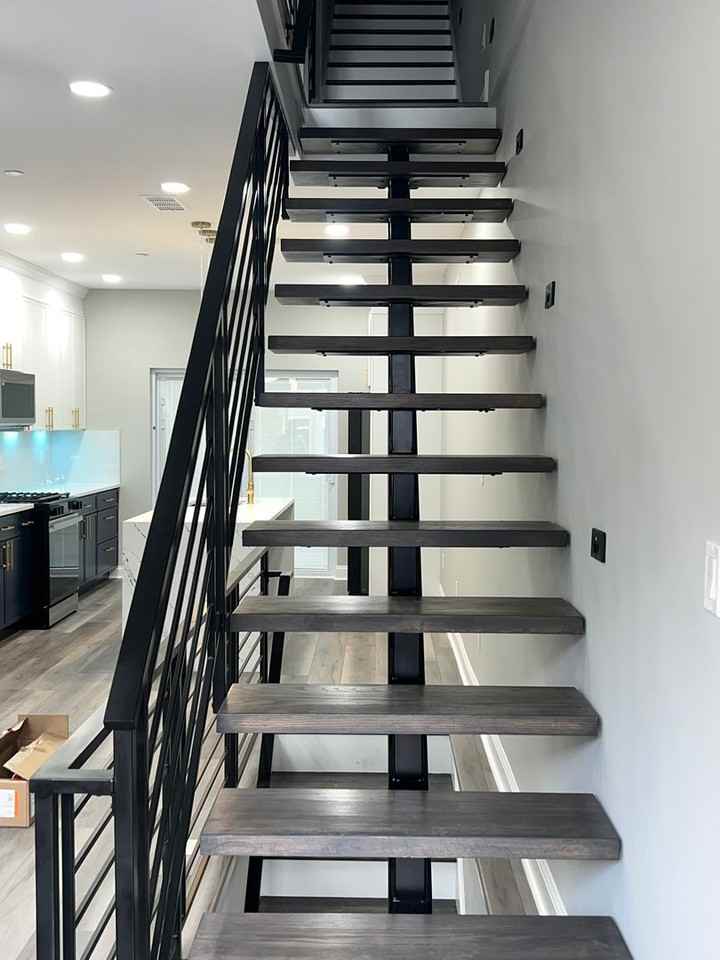 2127 Sigel St - Photo 4 of 6