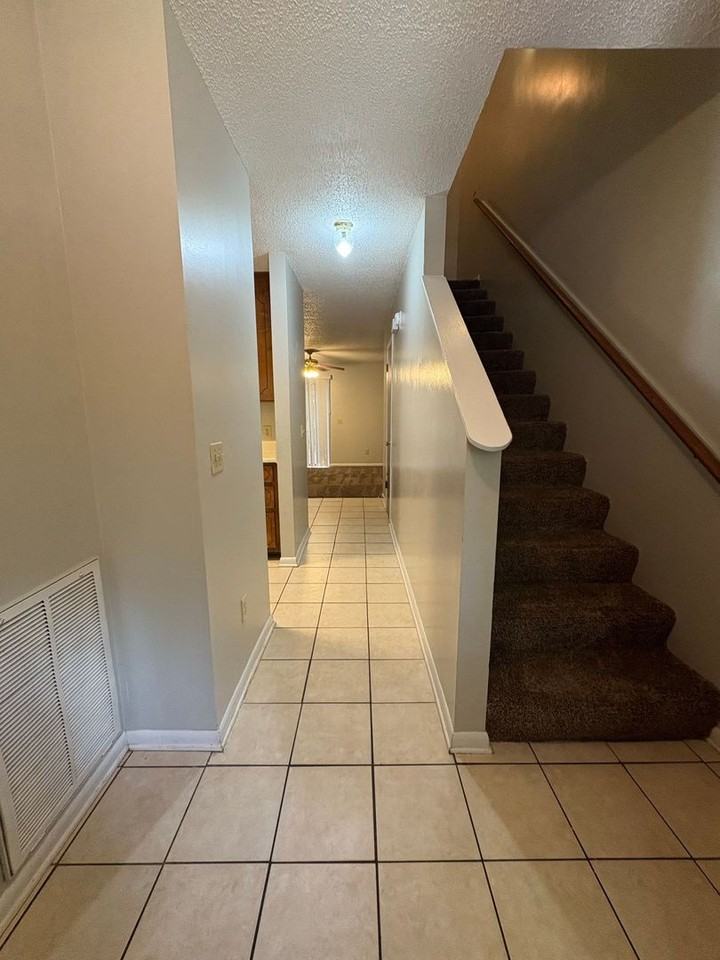 214 Candlebrook Dr - Photo 3 of 28