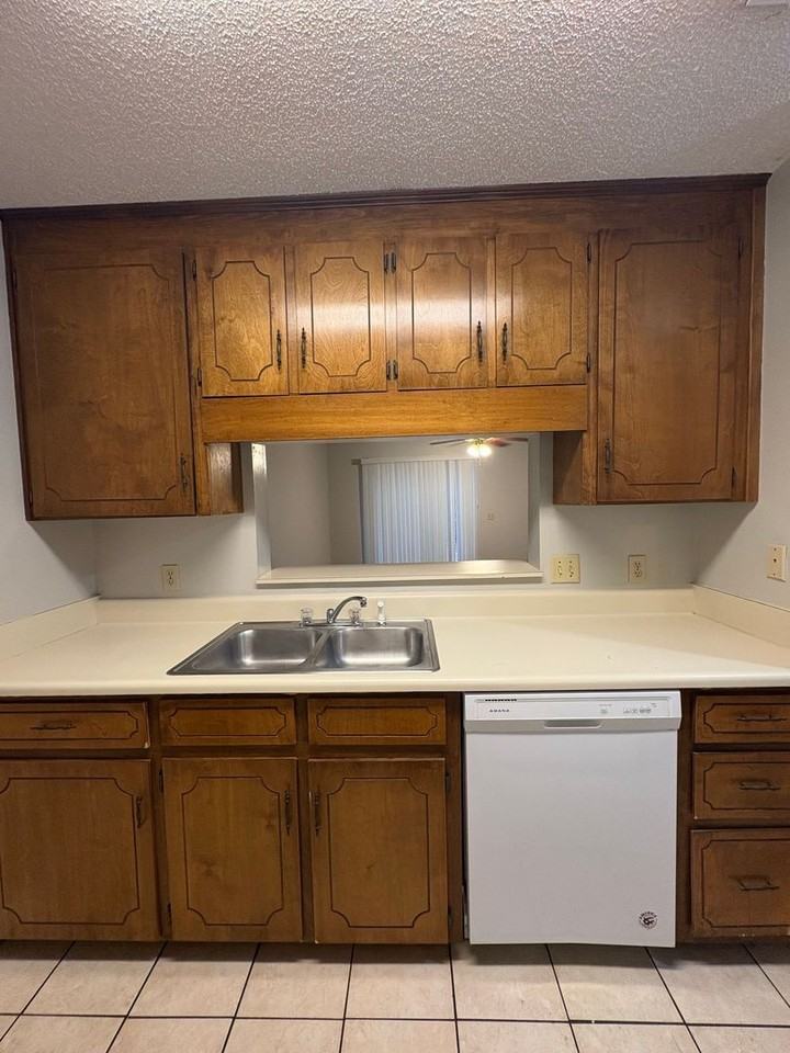 214 Candlebrook Dr - Photo 7 of 28