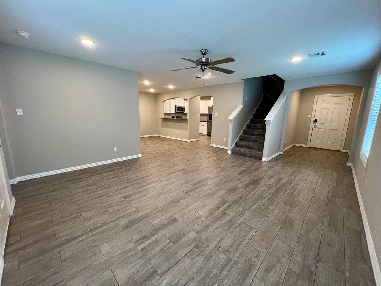 6623 Leightyn Ln - Photo 3 of 21