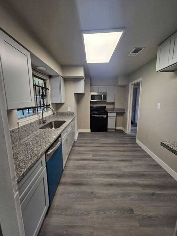 1106 Sage Dr - Photo 3 of 5