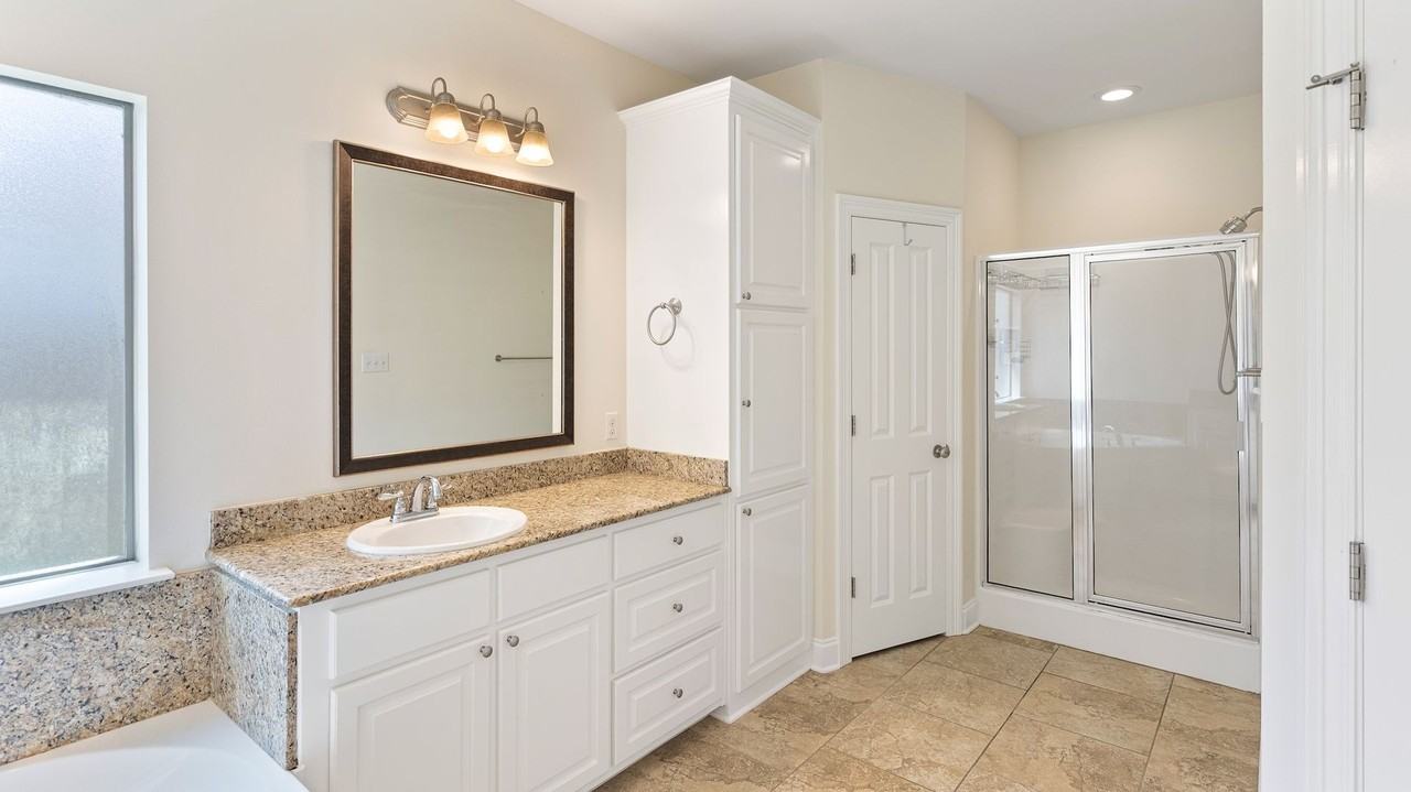 7945 Seville Ct - Photo 7 of 14