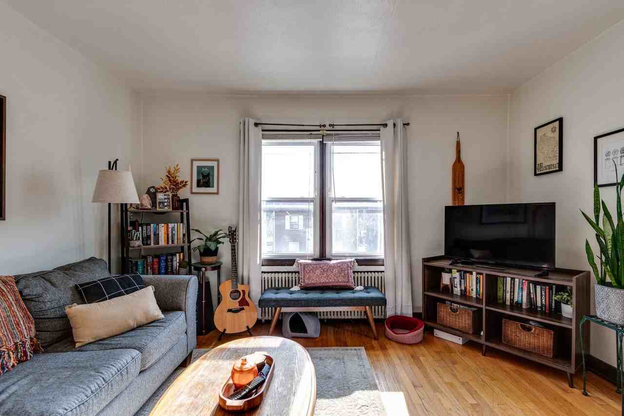 1906 Birge Terrace - Photo 4 of 16