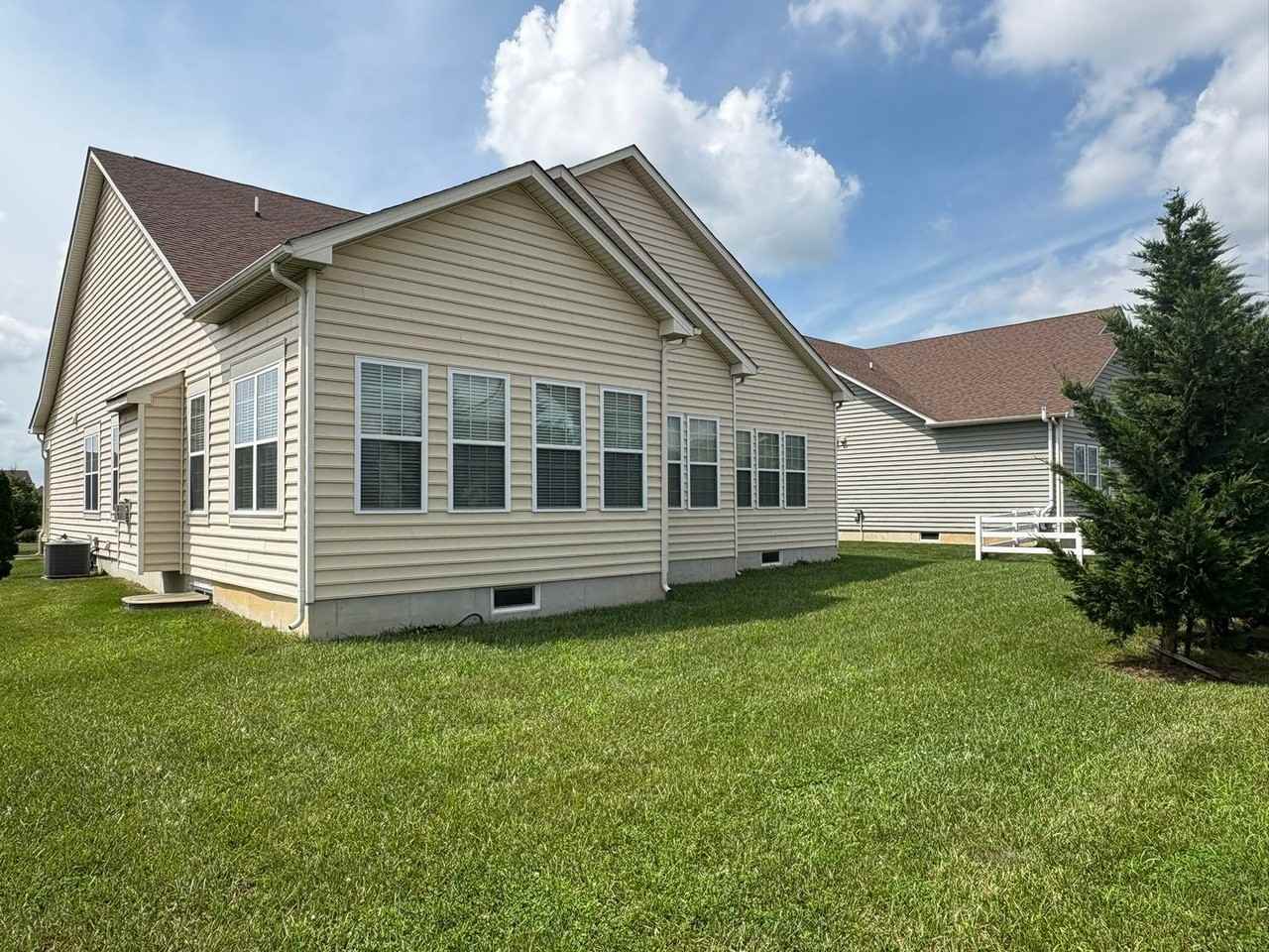 1074 E Davinci Dr - Photo 2 of 28