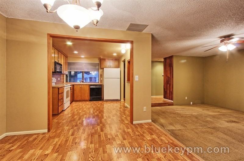 5500 Nw Ridgemoor Ct - Photo 3 of 13