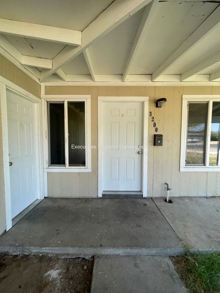 3200 Virginia St - Photo 2 of 9