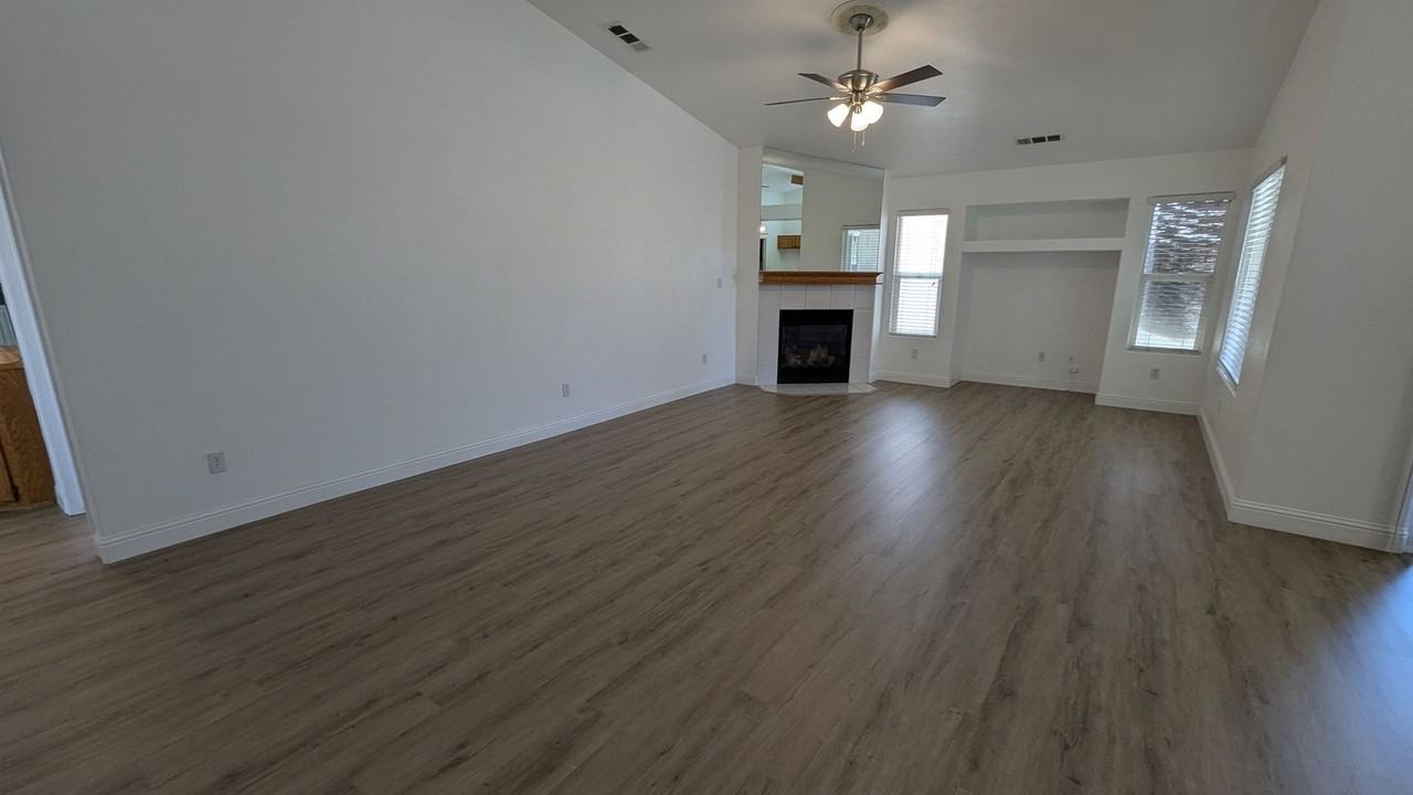 1327 Patsy St - Photo 2 of 15