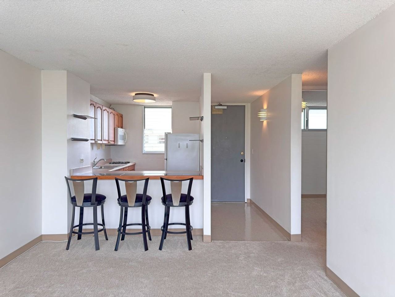 949 Ala Nanala St #1004 - Photo 4 of 19