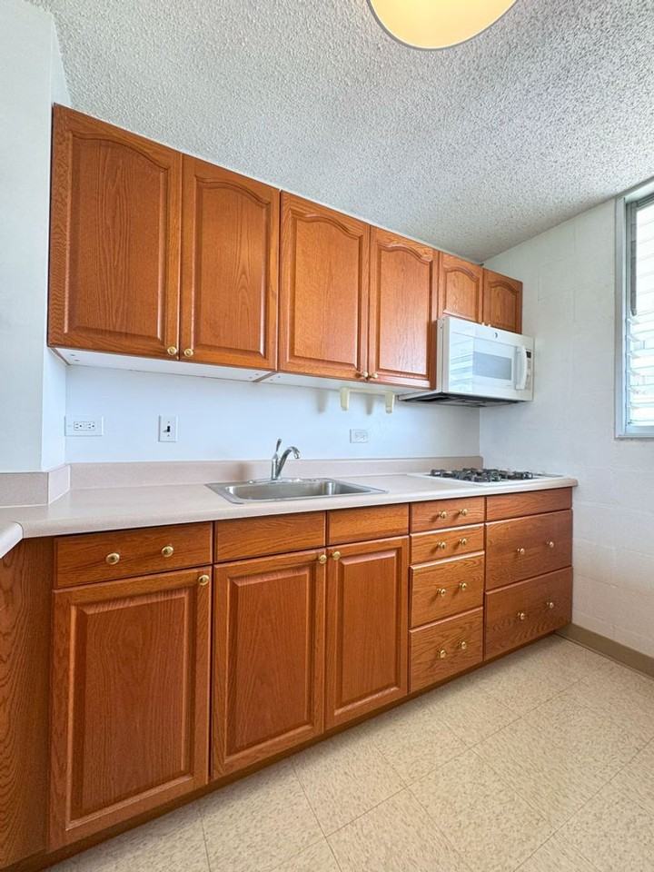 949 Ala Nanala St #1004 - Photo 7 of 19