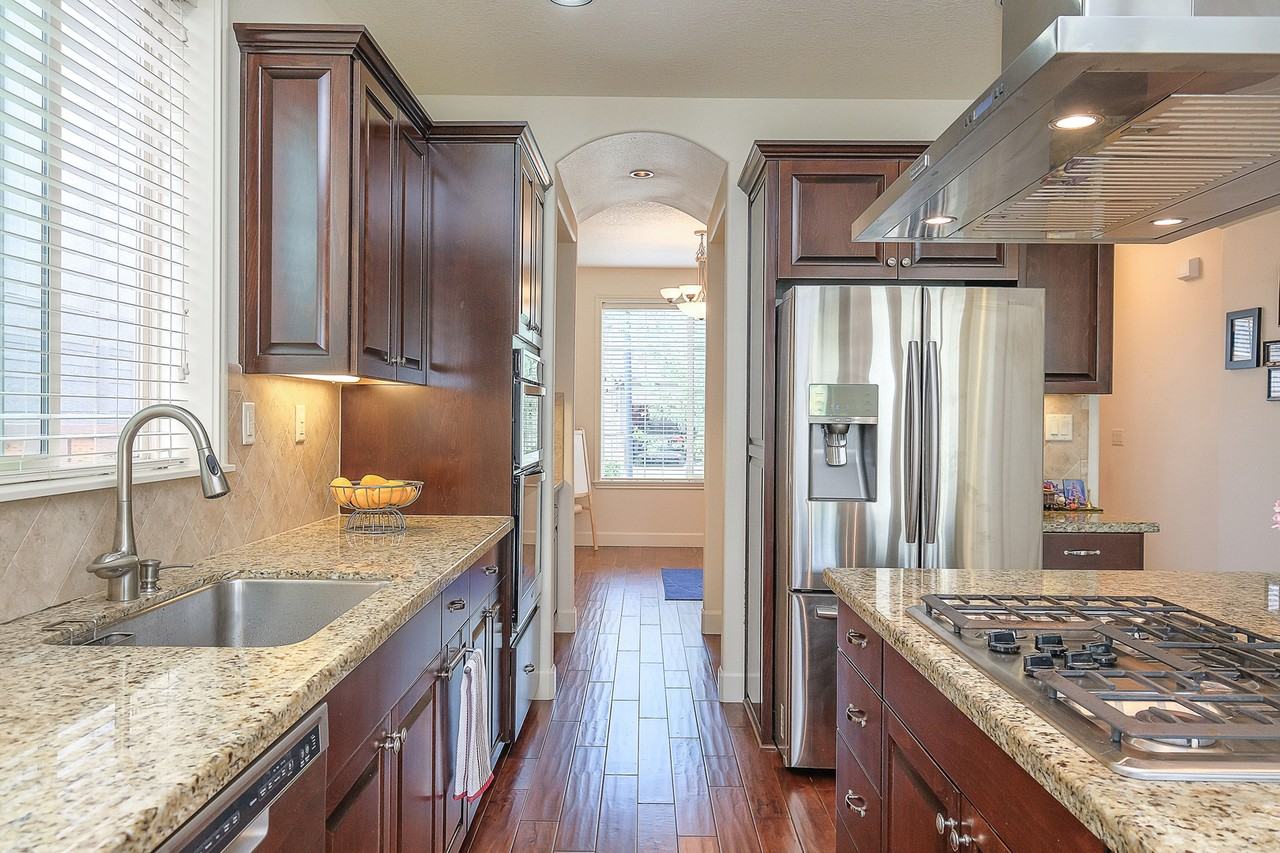 6572 Nw 164th Ave - Photo 4 of 24