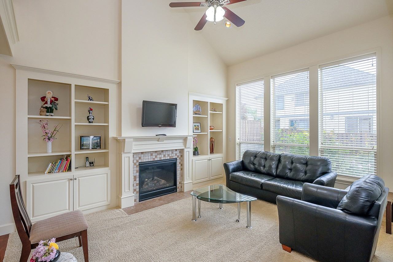 6572 Nw 164th Ave - Photo 7 of 24