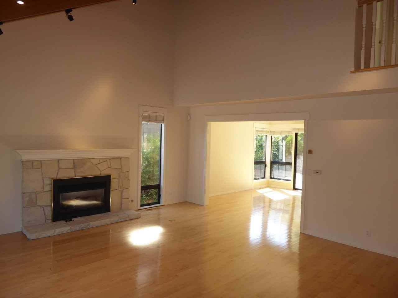51 Meadowood Dr - Photo 2 of 26