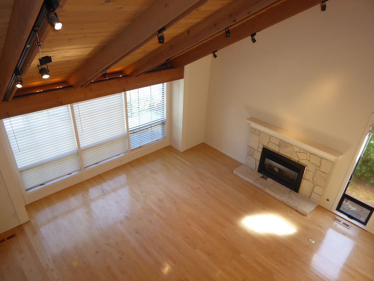 51 Meadowood Dr - Photo 3 of 26