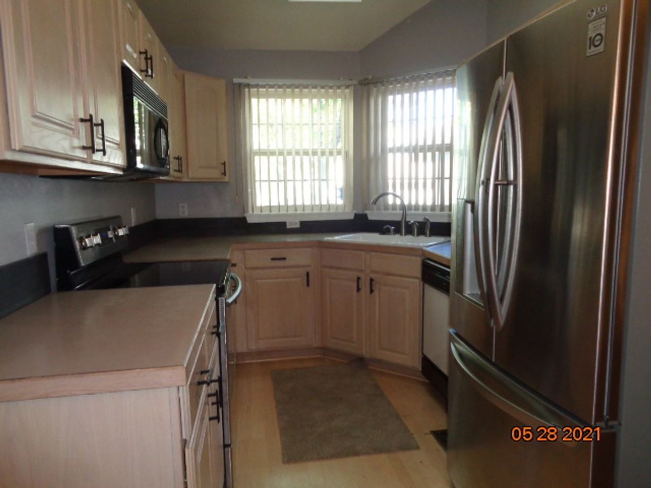 10603 W Dumbarton Cir #B - Photo 3 of 23