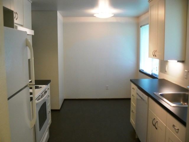 5715 29th Ave Ne - Photo 2 of 11