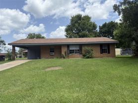 2113 Meadowview Cir - Photo 1 of 1