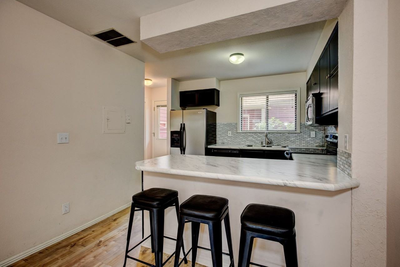 3036 S Betsy Ross Ln - Photo 4 of 33