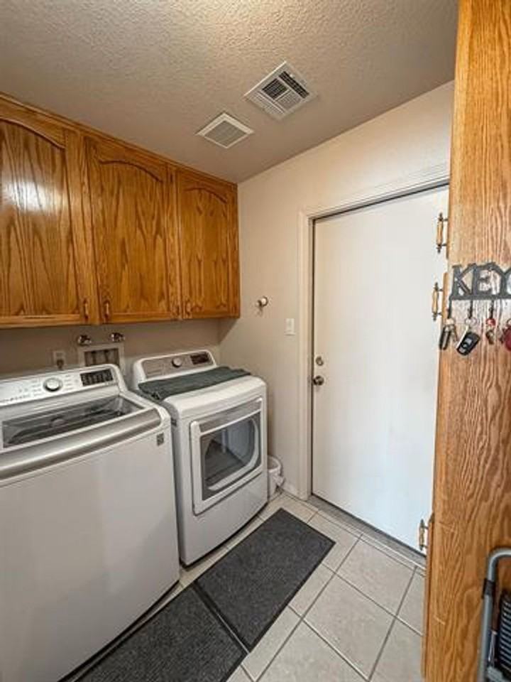 2409 Saguaro Loop - Photo 6 of 37