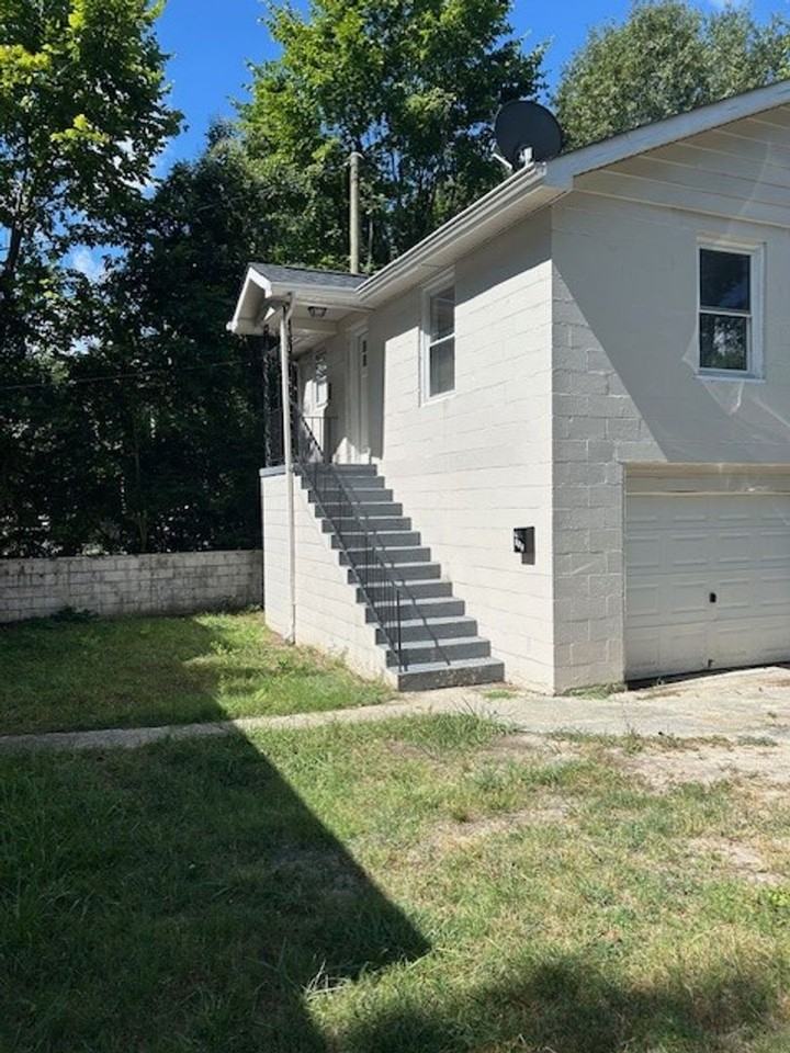 121 1/2 Patrick St - Photo 3 of 15