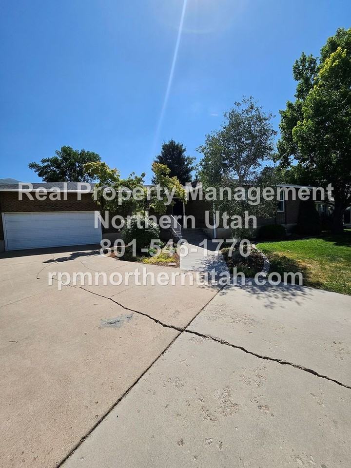 293 S 850 E - Photo 2 of 47