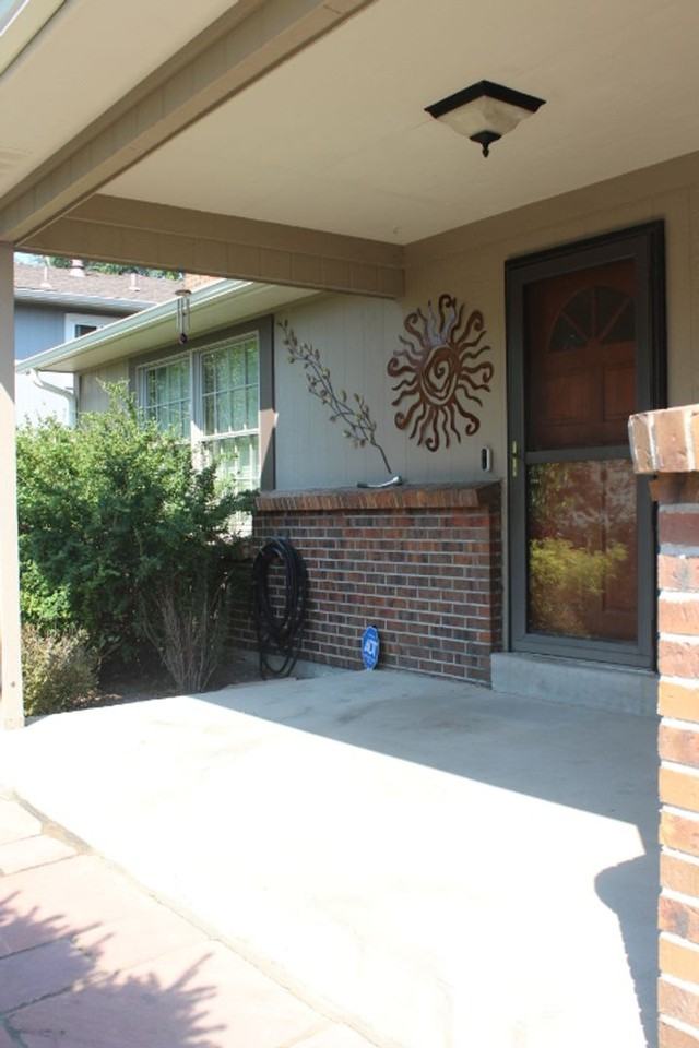 7823 W Quarto Ave - Photo 3 of 50