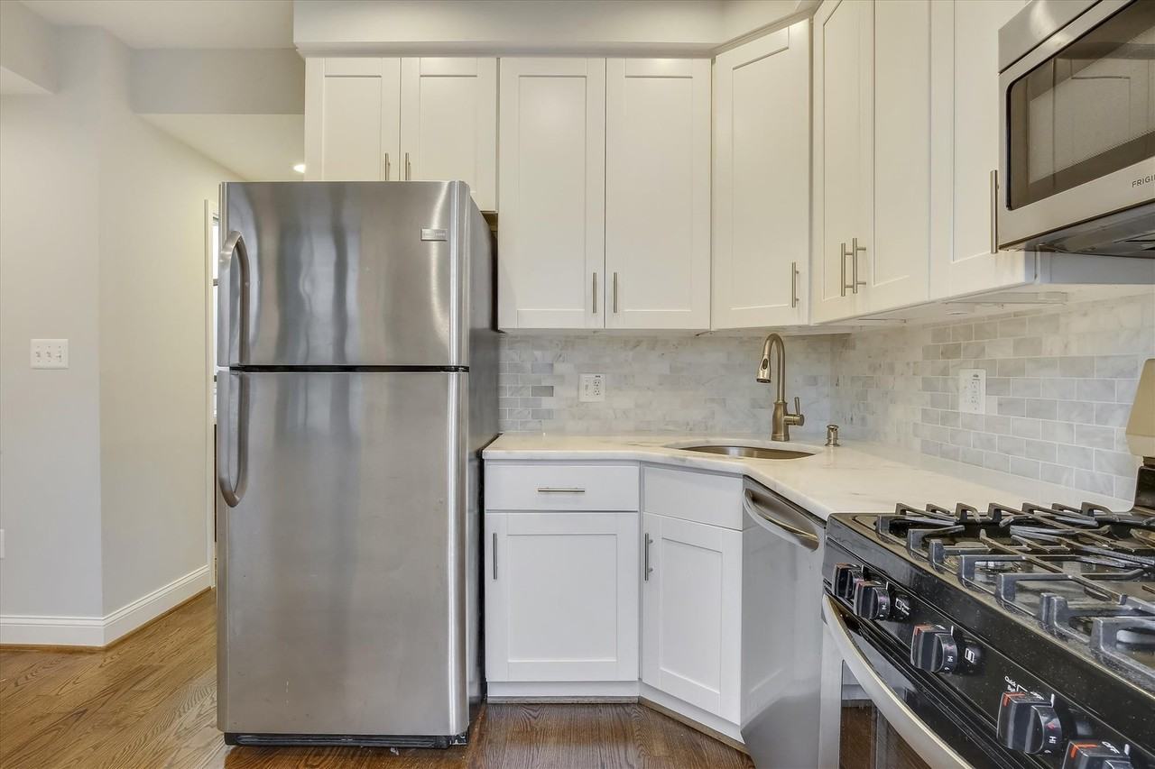 1155 3rd St Ne - Photo 3 of 50