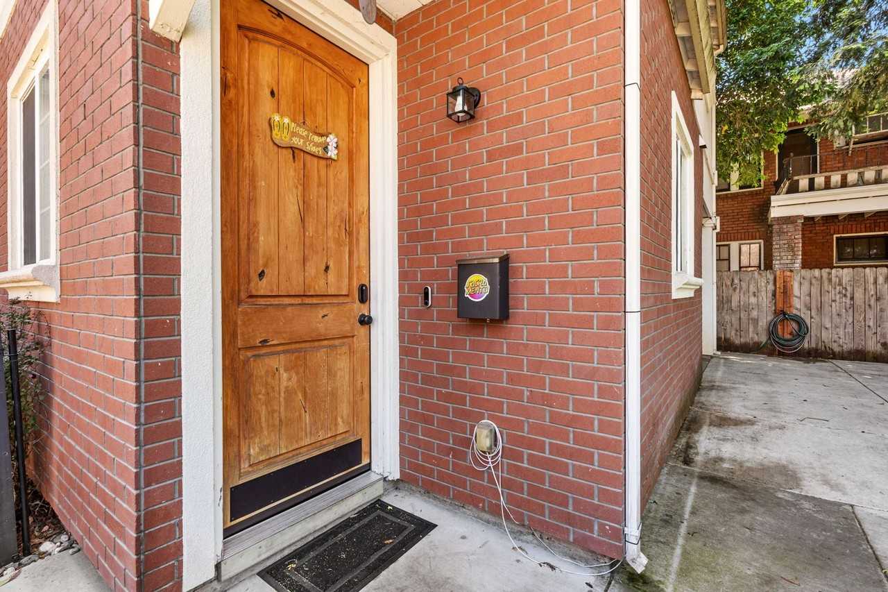 3004 Portola Way - Photo 3 of 27