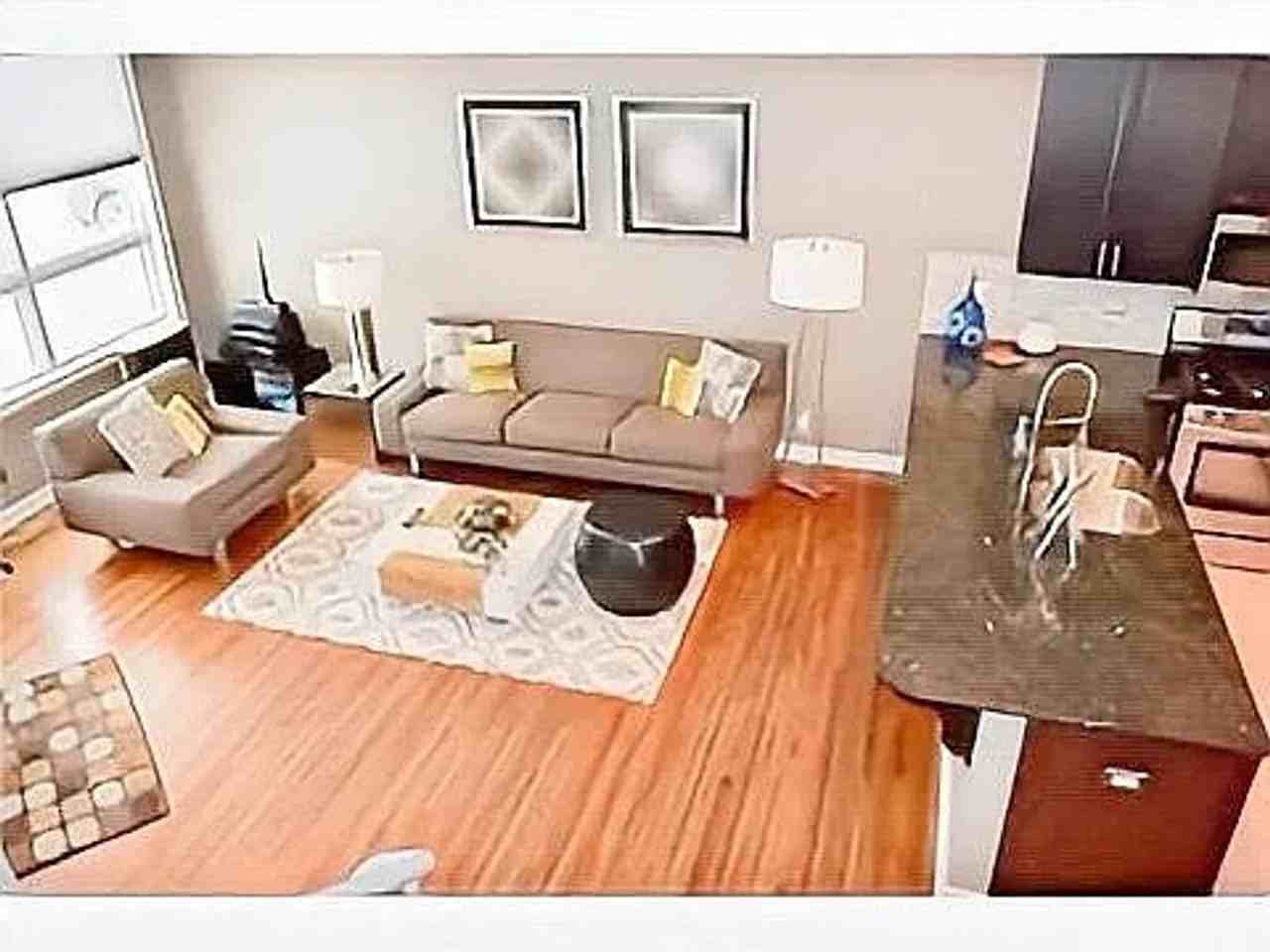 527 Oak St - Photo 4 of 37