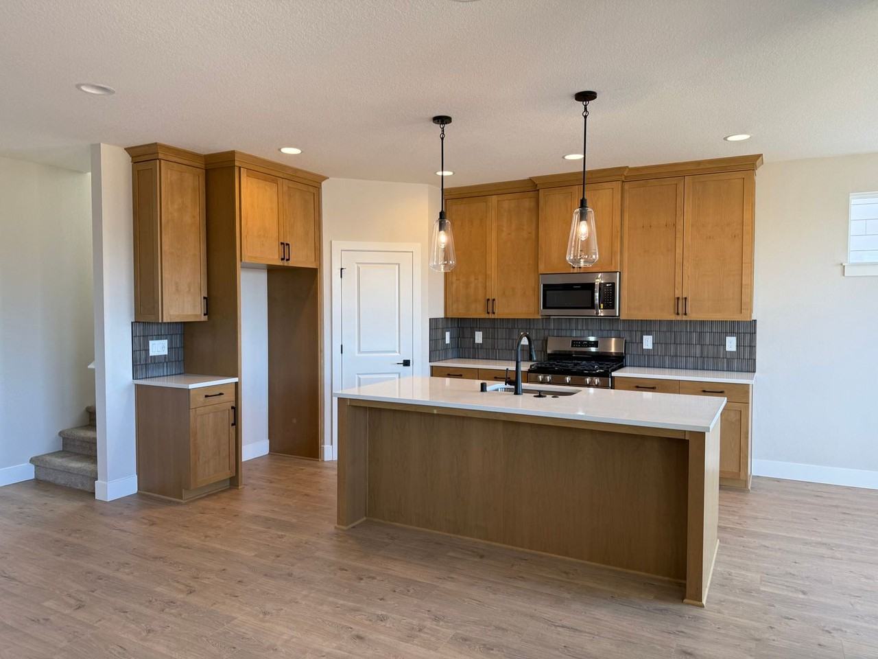 719 Nw 174th St - Photo 6 of 36