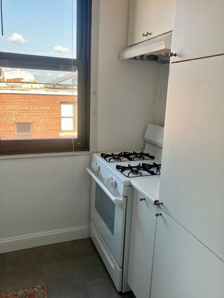 1010 25th St Nw - Photo 6 of 28