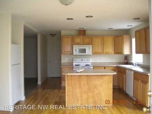 37627 CRABTREE DR - Photo 2 of 12