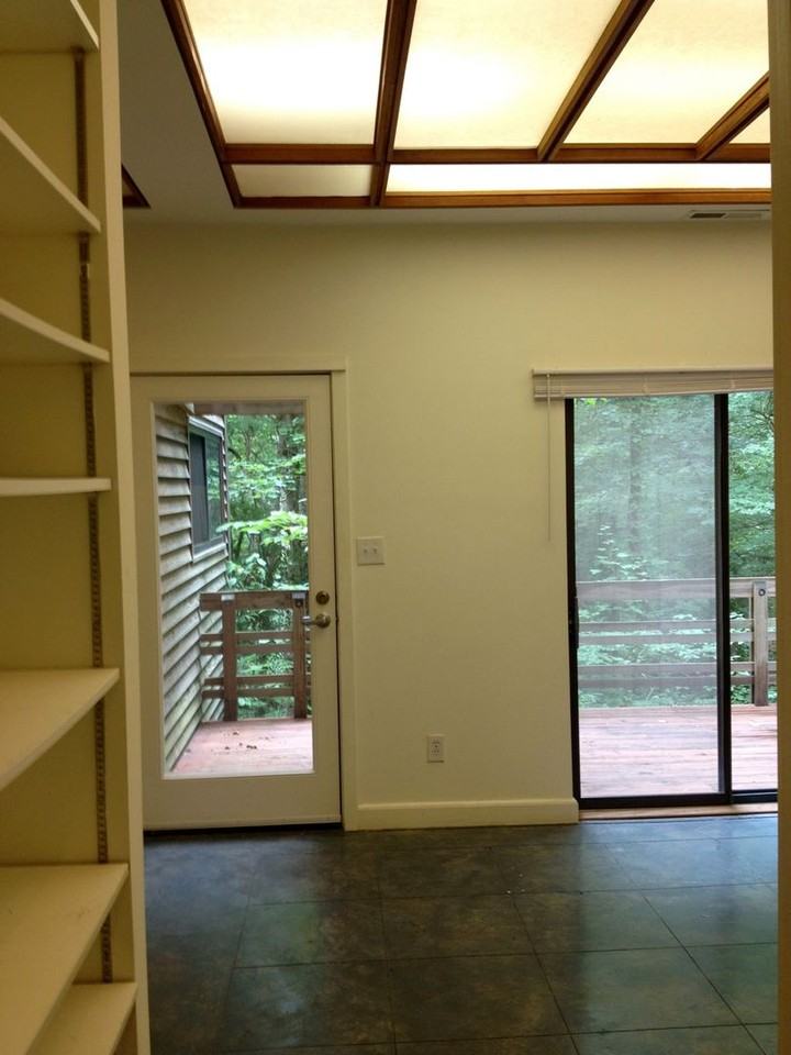 104 Rose Ln - Photo 4 of 8
