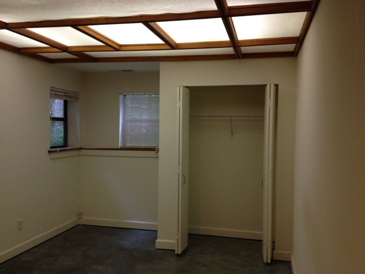 104 Rose Ln - Photo 6 of 8