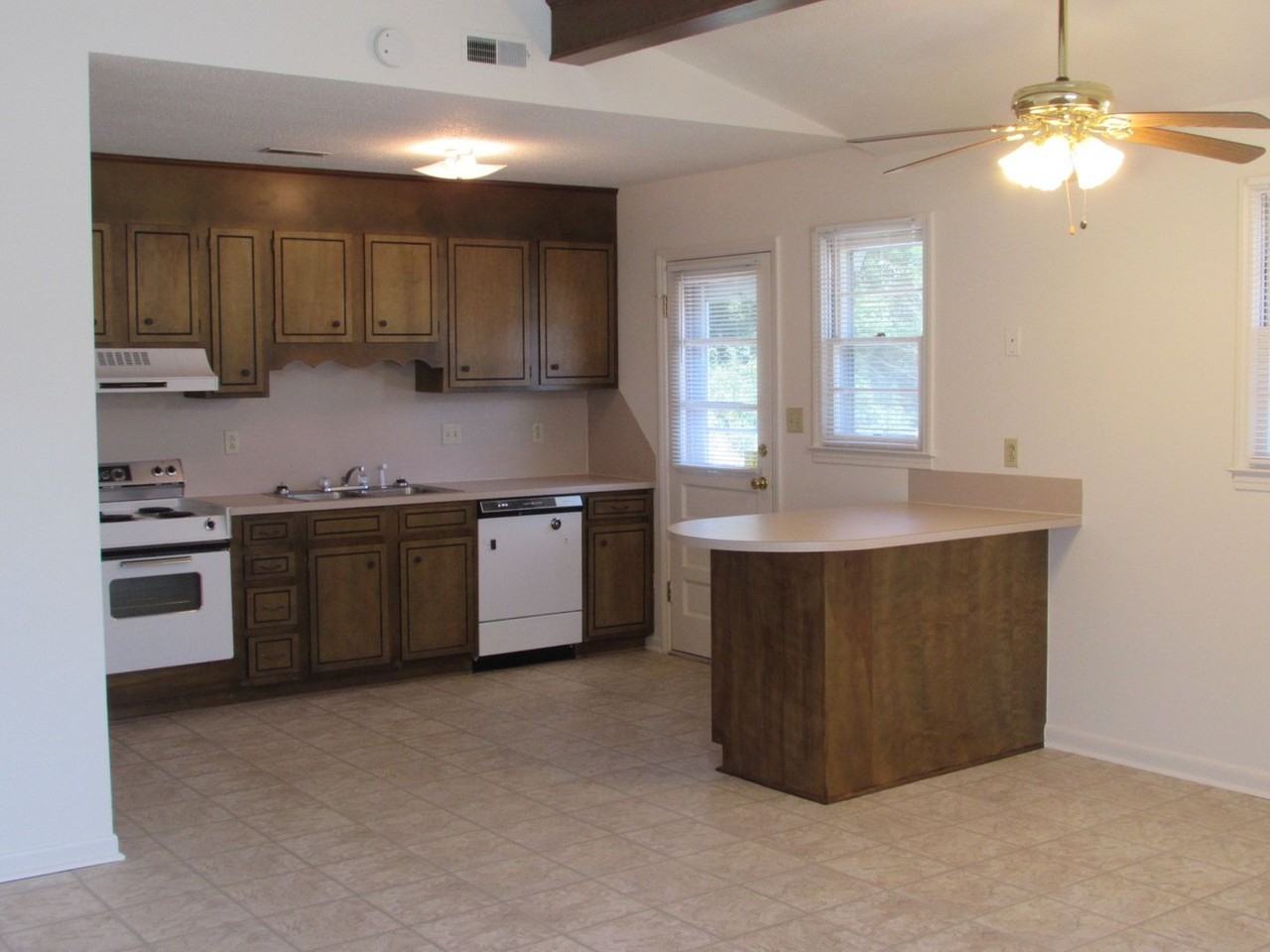 6016 Pleasant Grove Rd - Photo 2 of 19