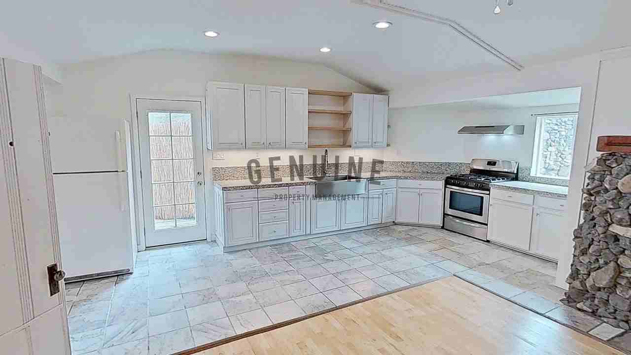 14832 Kitterman Dr - Photo 2 of 32