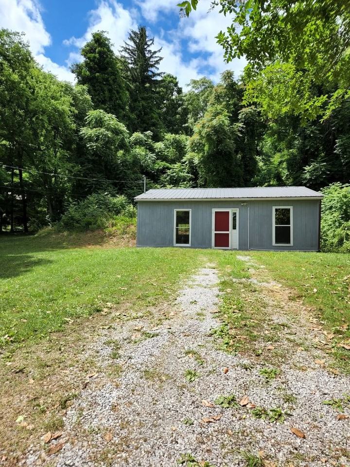 3037 Legg Ln - Photo 3 of 5